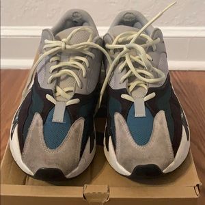 YEEZY WAVE RUNNERS ***Size 8.5*** USED**AUTHENTIC